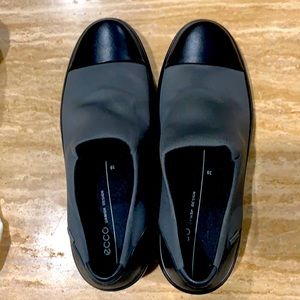 Ecco Soft 7 Gray & Black Wedge GTX Slip-on Shoes